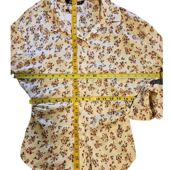 Zara Floral Blouse-Size Medium - Picture 16 of 16
